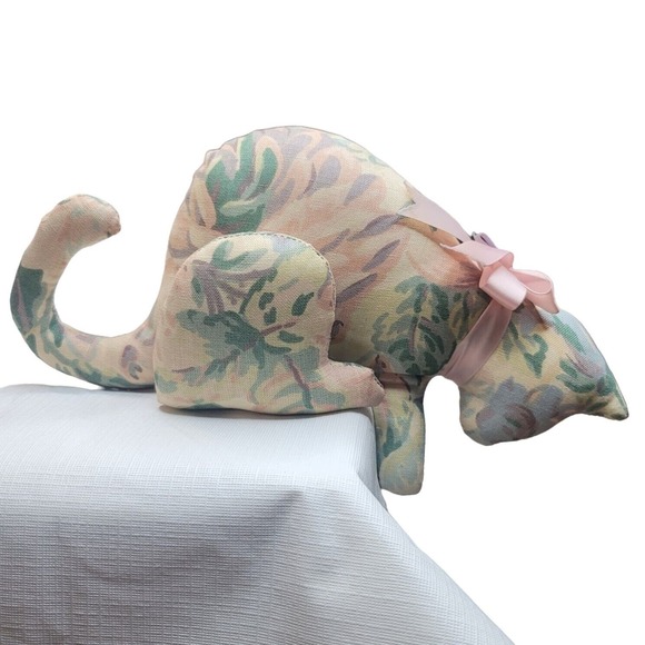 Handmade Other - Pattern Fabric Shelf Sitting Cat Playful Kitten Leaning Down To Play Design Bows